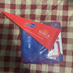 Bufffalo Bills Scarf (comes with flag)
